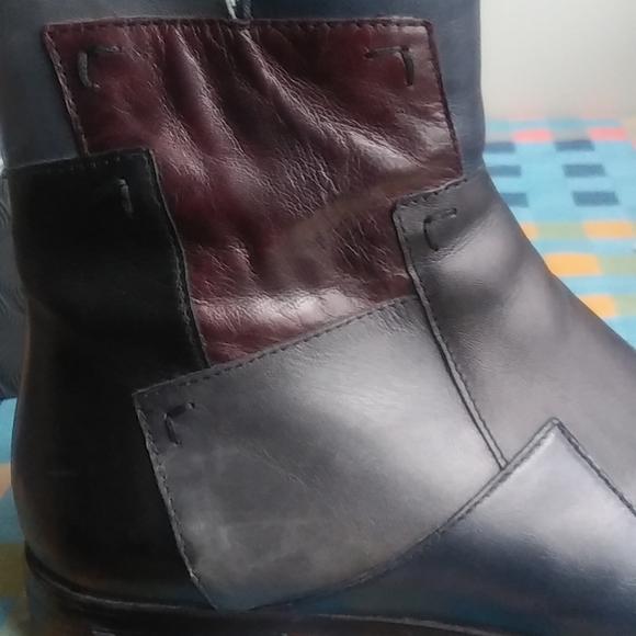 Leather ankle boots, black with grey and burgundy accents - Picture 7 of 7